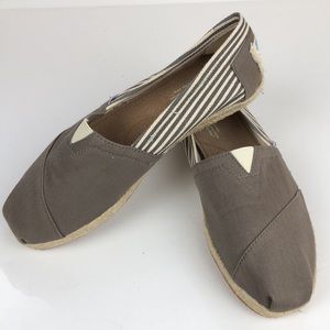NWOT Toms Slip On Flat Size 8 Taupe with Cream Stripe